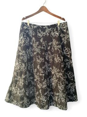 TravelSmith Floral Embroidered MIDI Skirt Cottagecore Boho Women’s Size 18